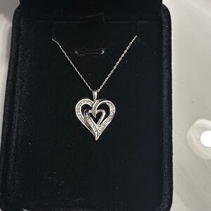 Elegant 10k white gold and diamond Heart Pendant Necklace